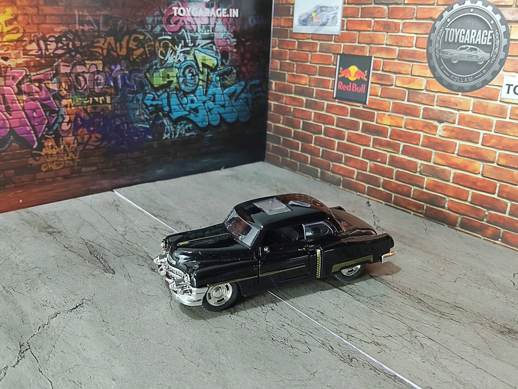 NO:20 1953 CADILLAC COUPE 1:43 SCALE