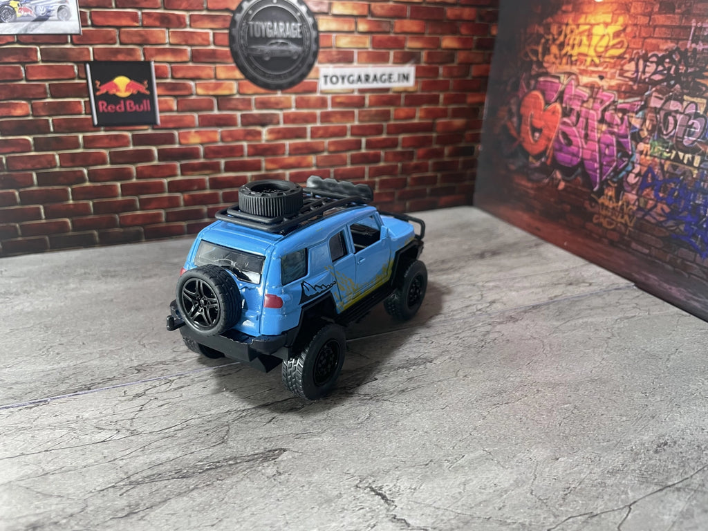 NO:4 TOYOTA FJ CRUISER  1:36 SCALE