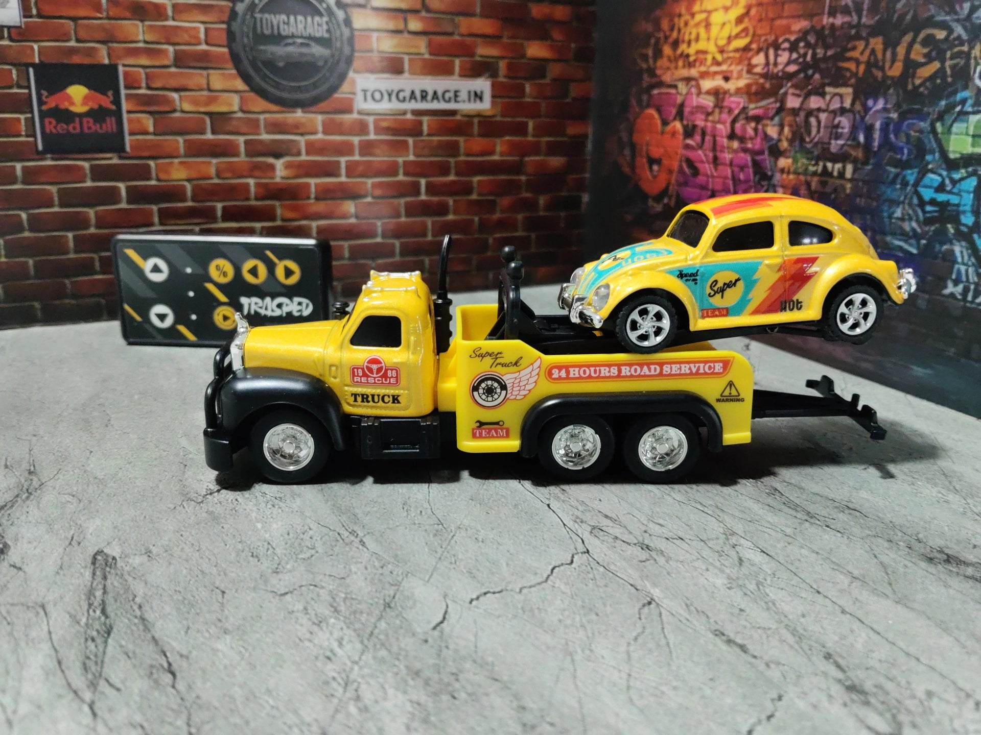NO:9 TRUCK MINI RC 1: 64 SCALE