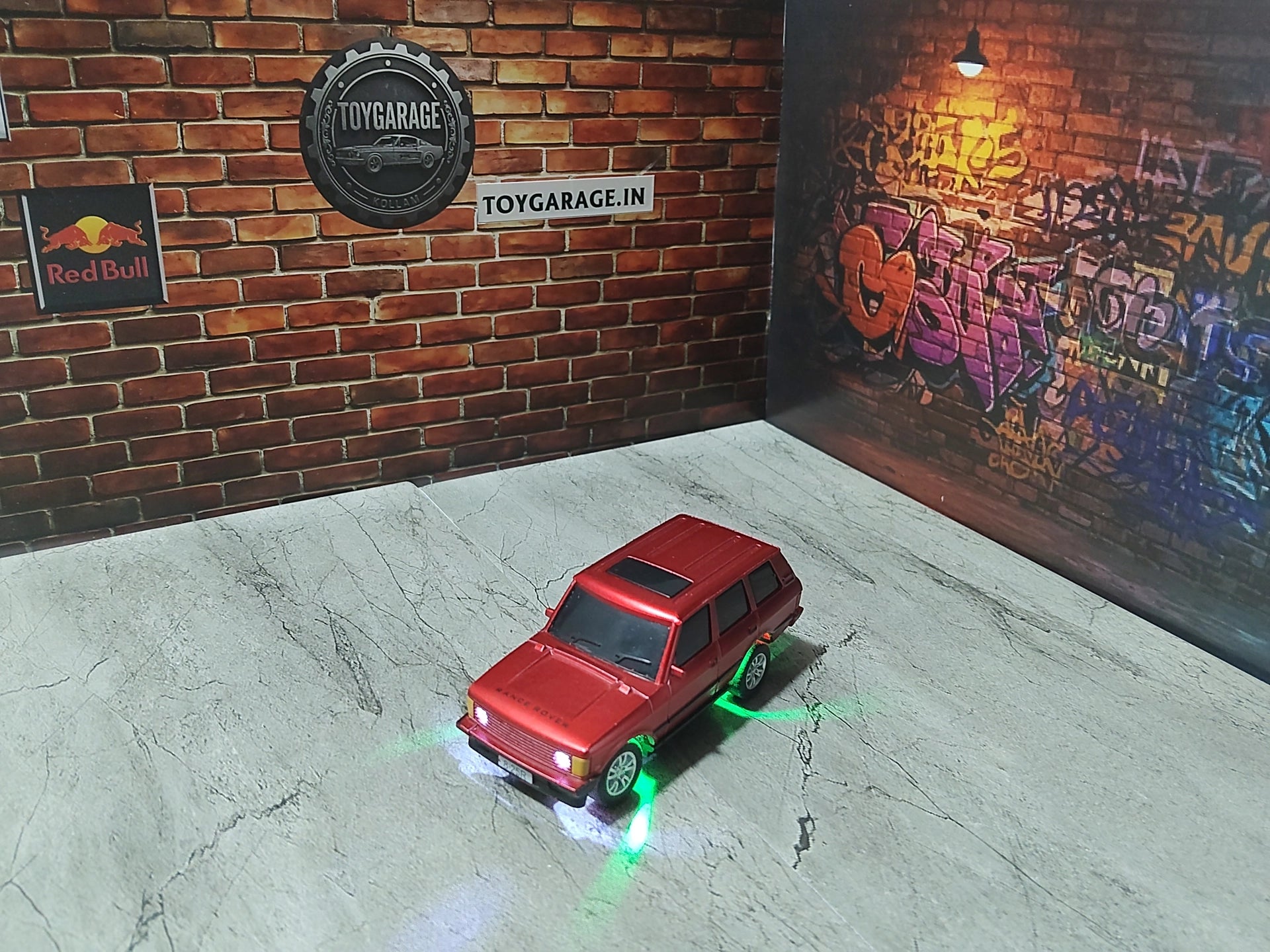 NO:8 RANGE ROVER MINI RC 1: 64 SCALE