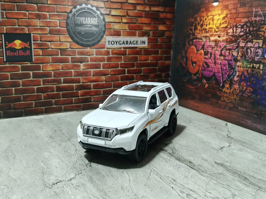 NO:5 PRADO 1:36 SCALE