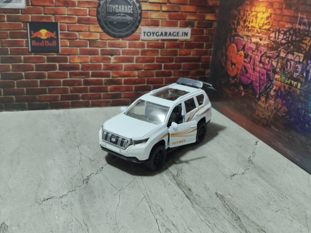 NO:5 PRADO 1:36 SCALE