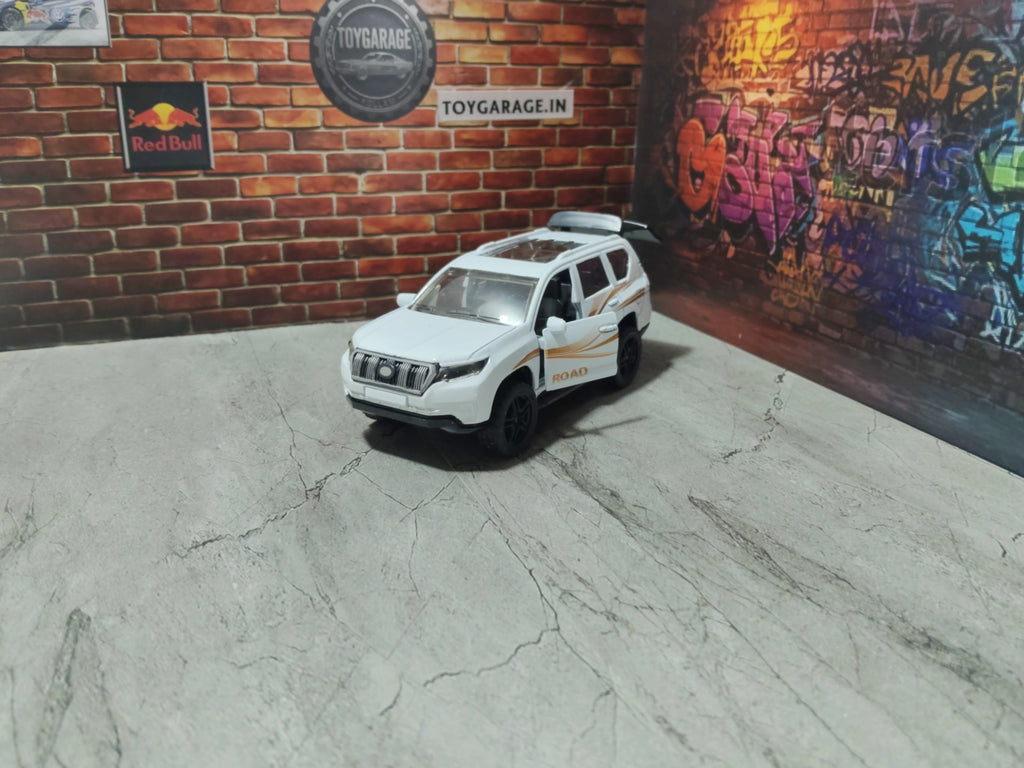 NO:5 PRADO 1:36 SCALE