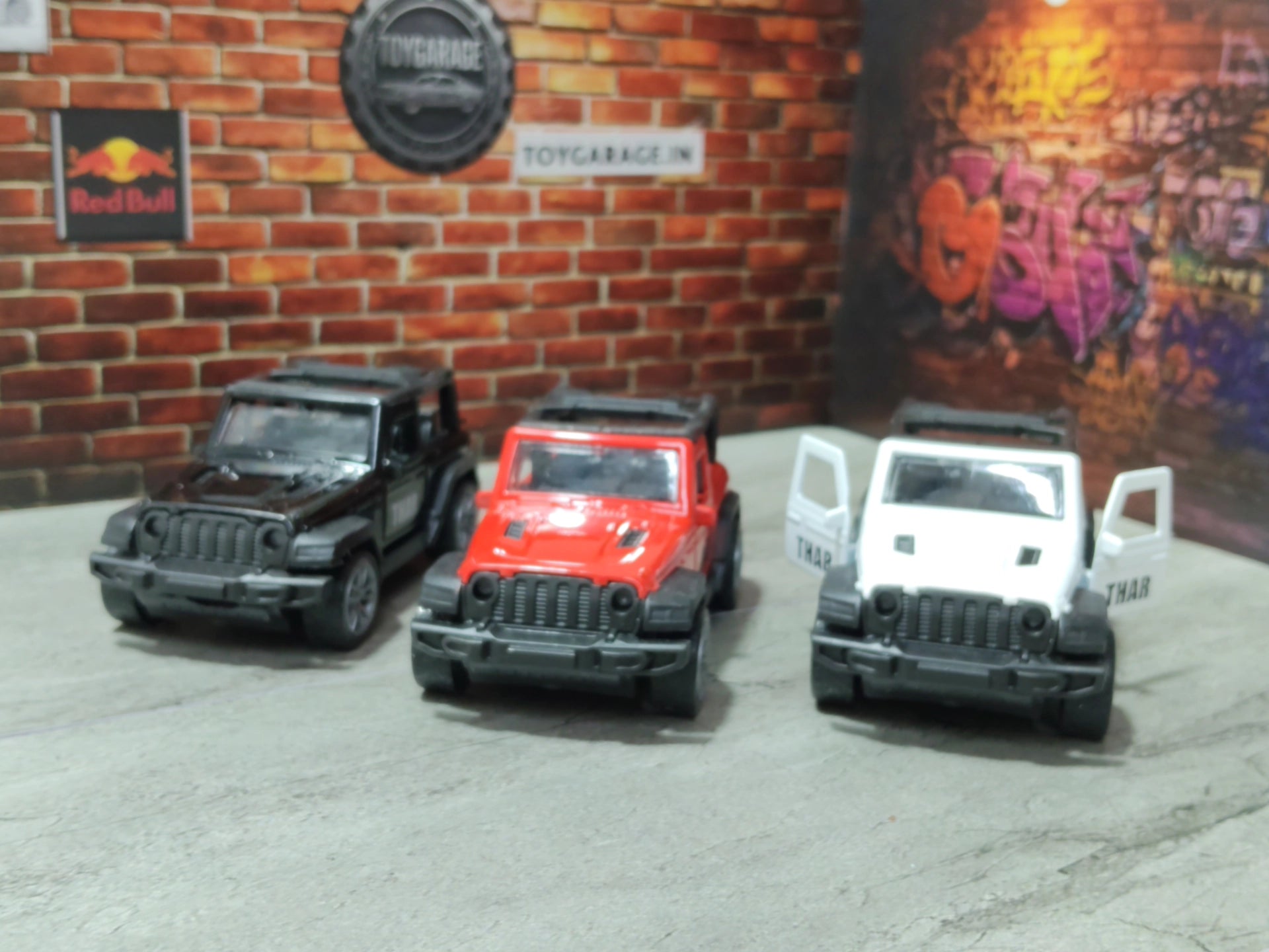 NO:39 THAR  1:43 SCALE