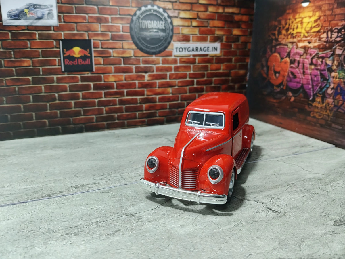 NO:32 FORD SEDAN DELIVERY 1:36 SCALE