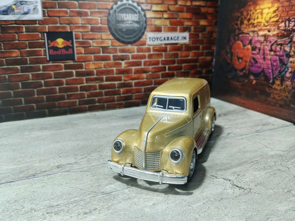NO:32 FORD SEDAN DELIVERY 1:36 SCALE