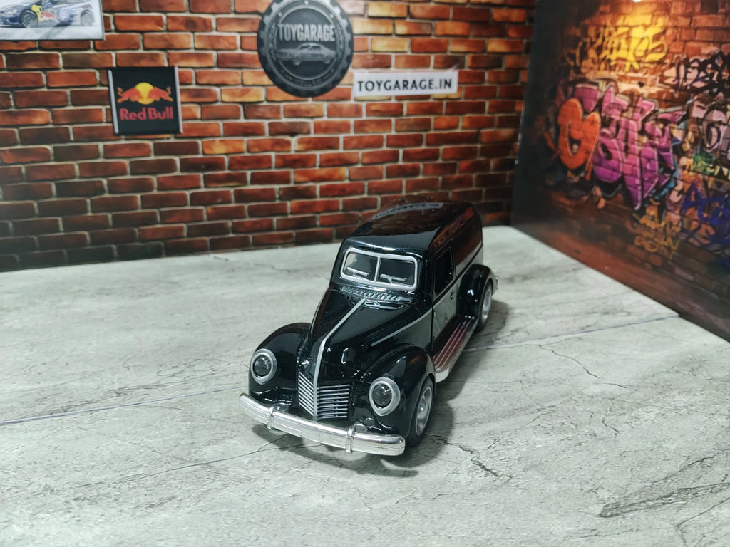 NO:32 FORD SEDAN DELIVERY 1:36 SCALE