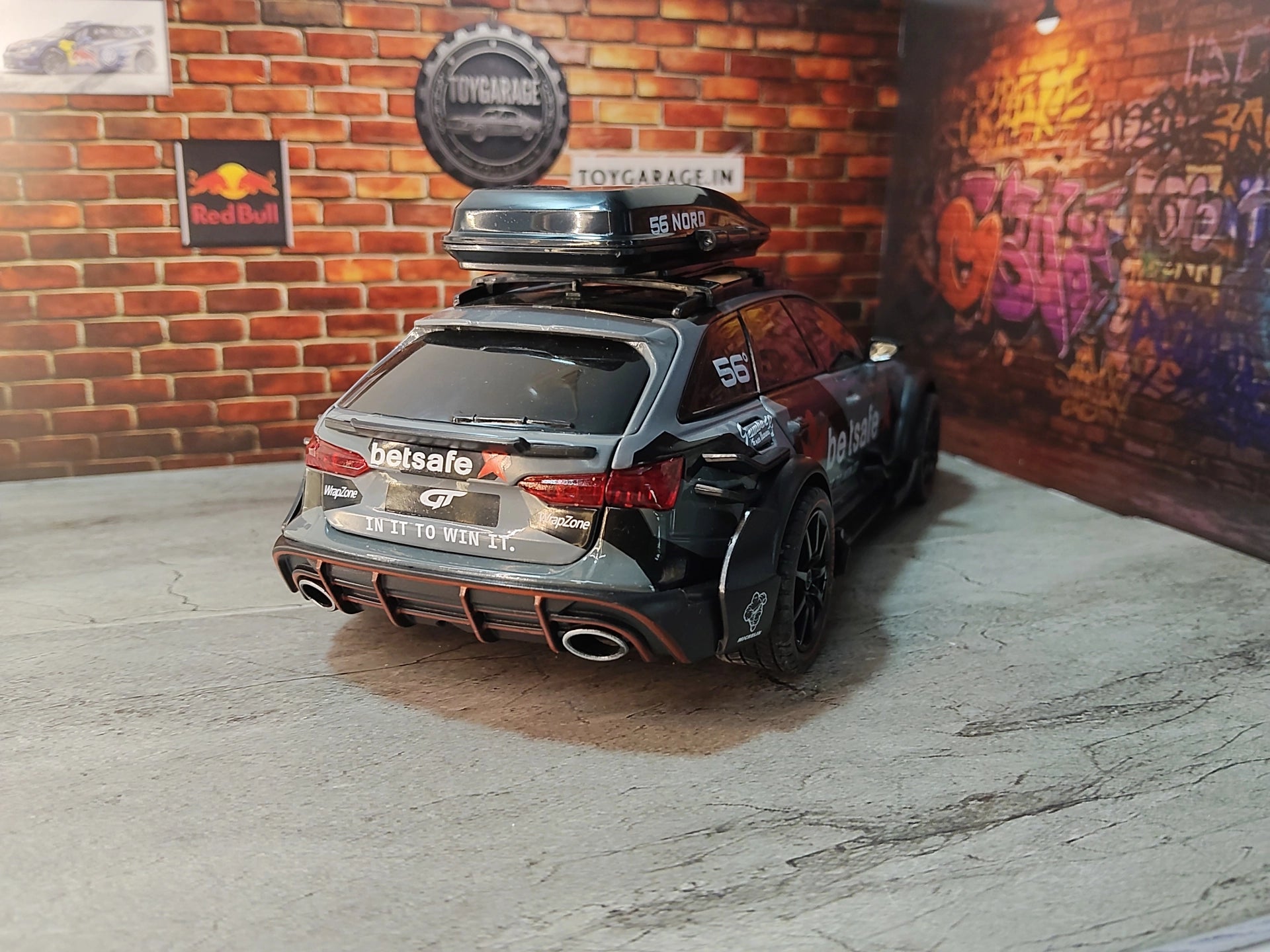 NO:4 AUDI RS6  1:24 SCALE