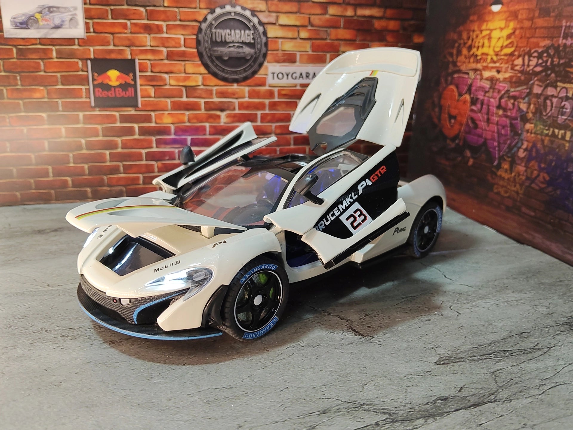 NO:3 MCLAREN P1 1:24 SCALE