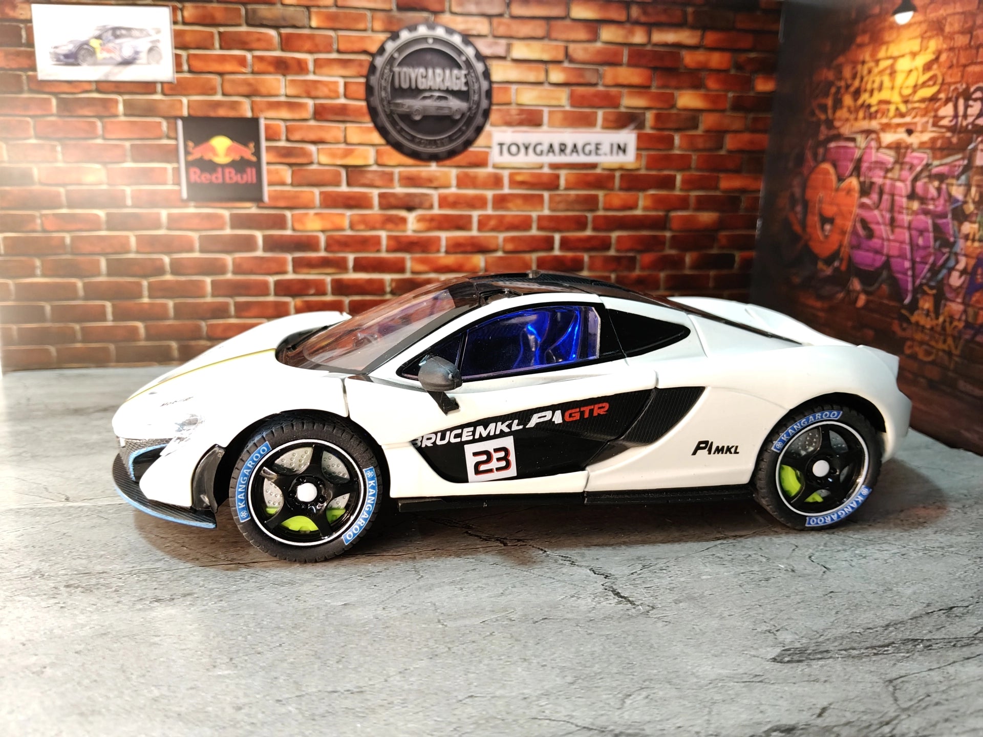 NO:3 MCLAREN P1 1:24 SCALE