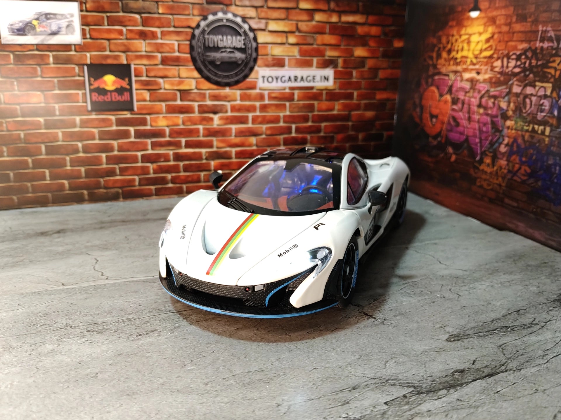 NO:3 MCLAREN P1 1:24 SCALE