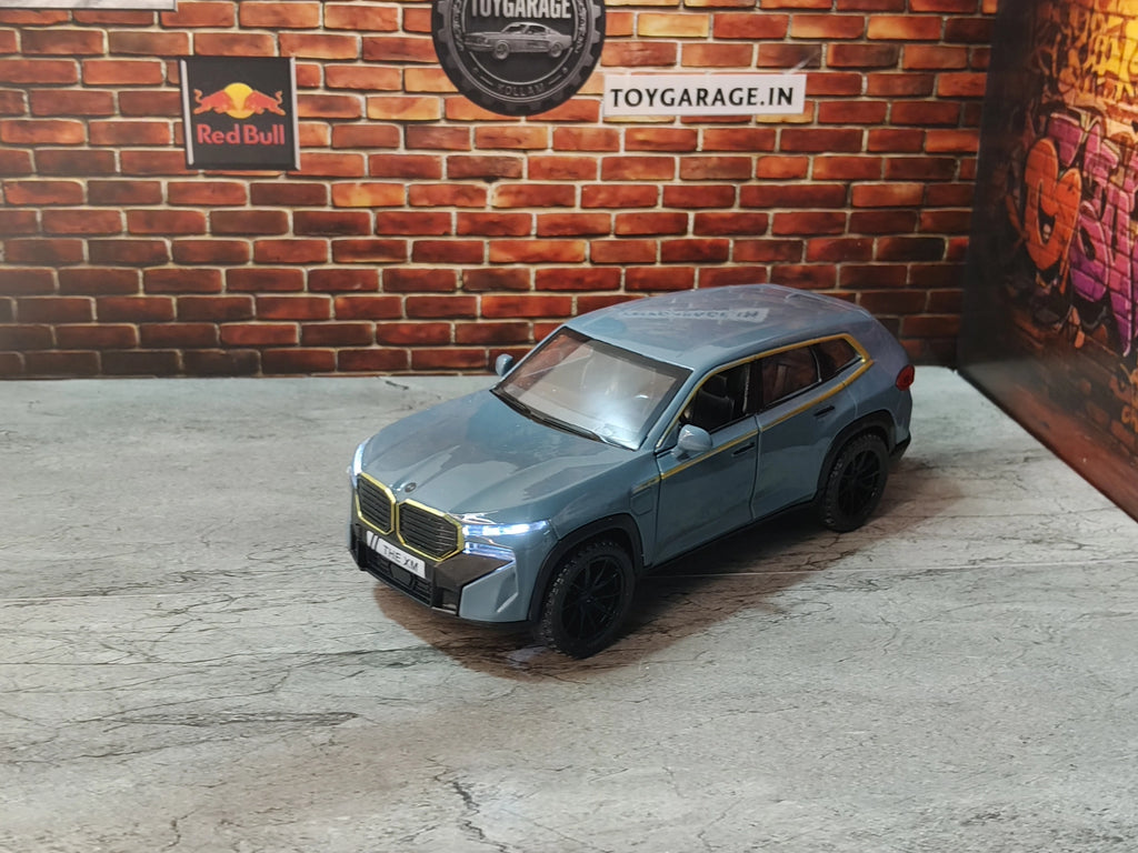 BMW XM (32) ZXY