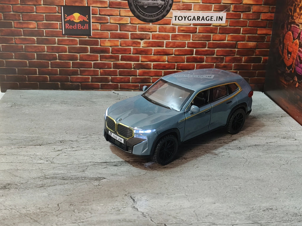 BMW XM (32) ZXY