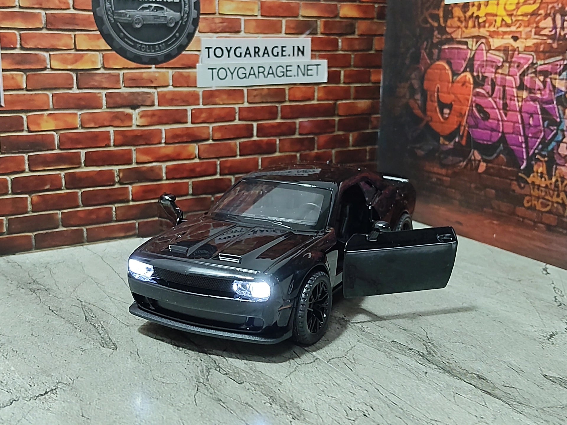 DODGE CHALLENGER zxy 32