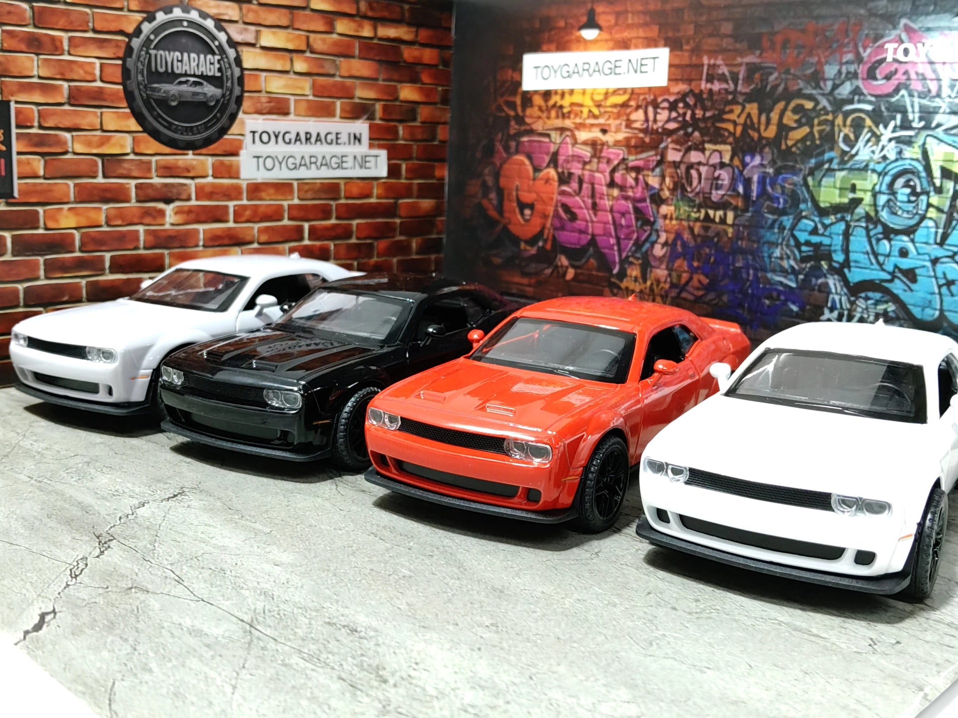 DODGE CHALLENGER zxy 32
