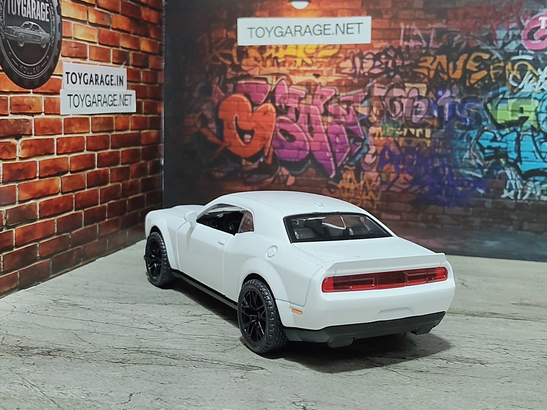 DODGE CHALLENGER zxy 32