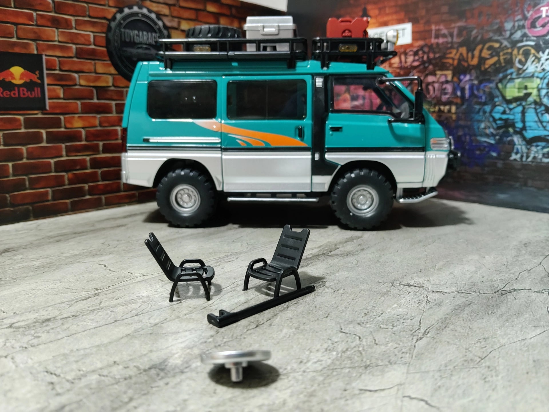 MITSUBISHI DELICA (24)