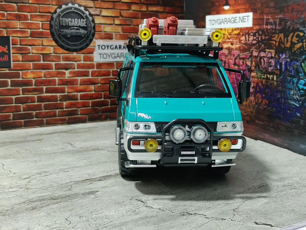 MITSUBISHI DELICA (24)