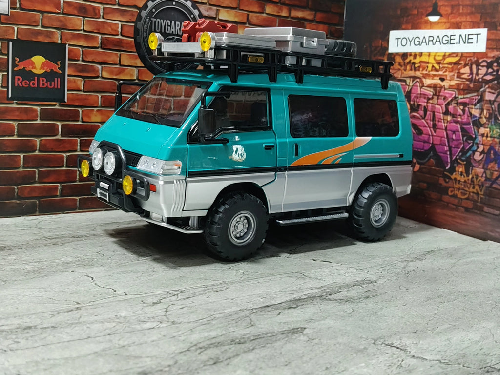 MITSUBISHI DELICA (24)