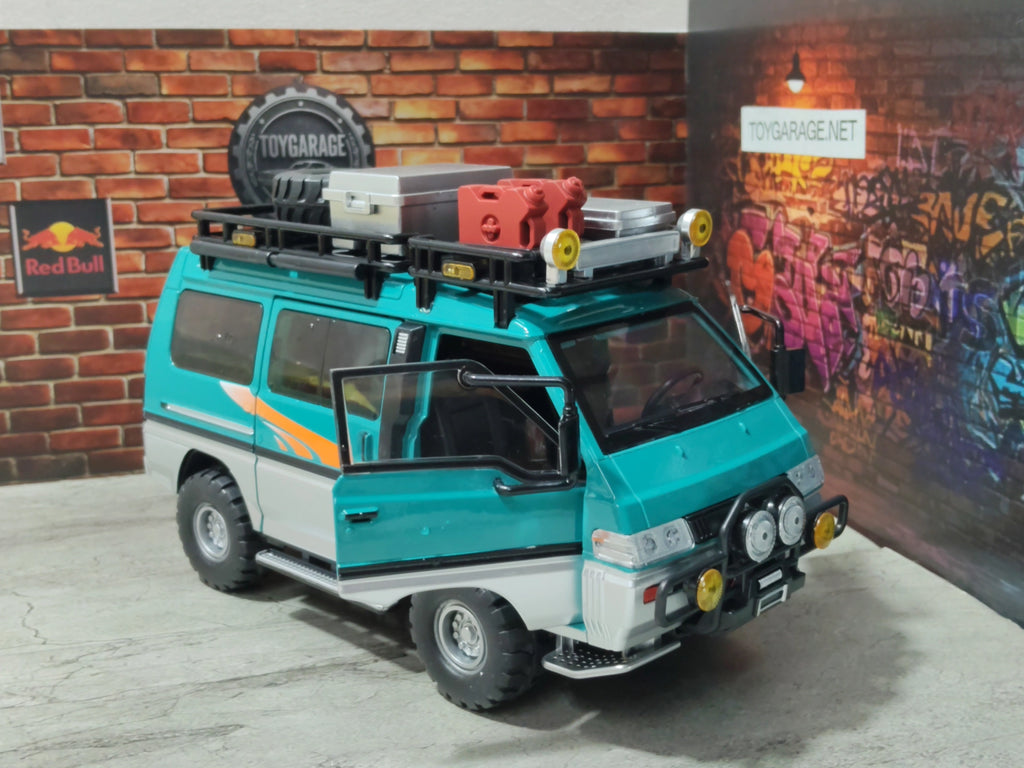 MITSUBISHI DELICA (24)