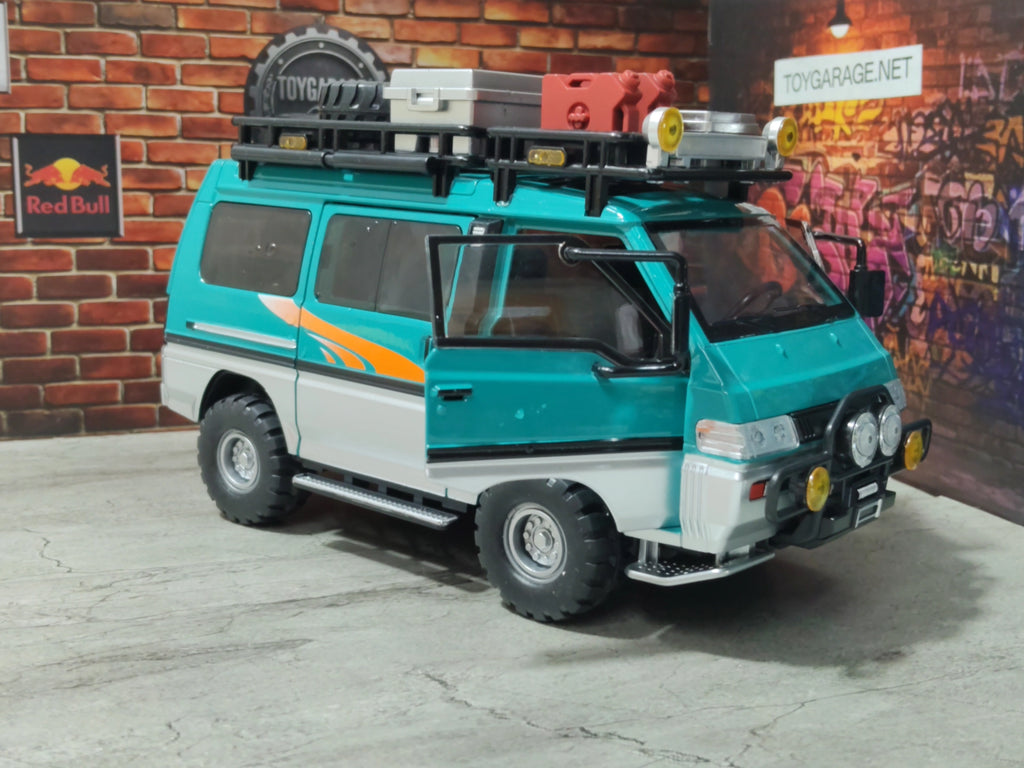 MITSUBISHI DELICA (24)