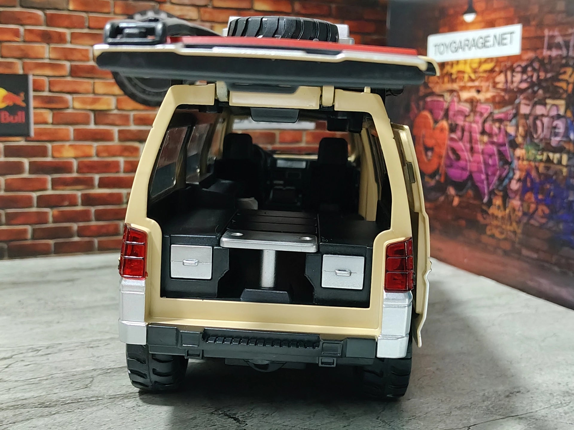 MITSUBISHI DELICA (24)