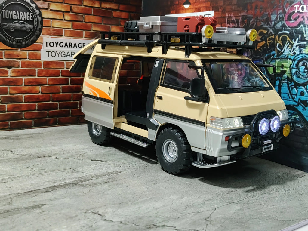MITSUBISHI DELICA (24)