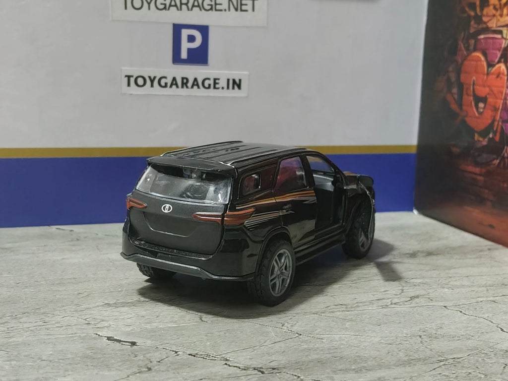 NO:6 FORTUNER LEGENDER TYPE 2 1:36 SCALE