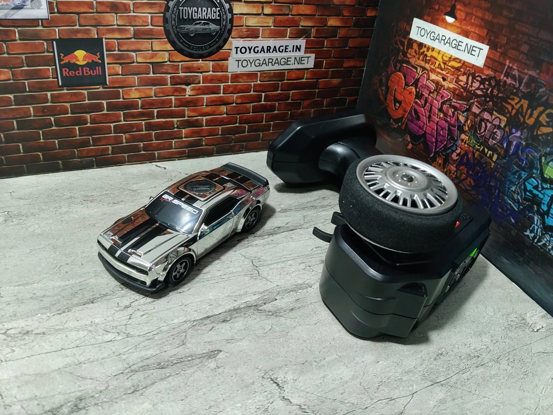 NO:2 DODGE CHALLENGER MINI RC 15km  1:43  SCALE