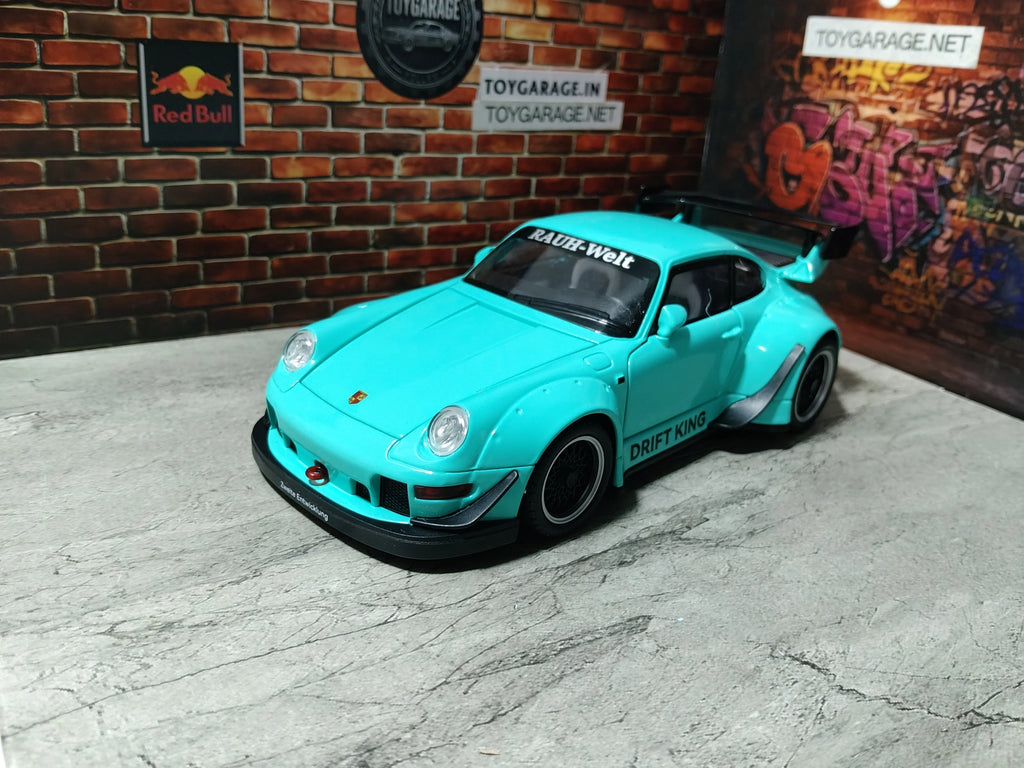NO:8 PORSCHE 911 RWB 1:24 SCALE