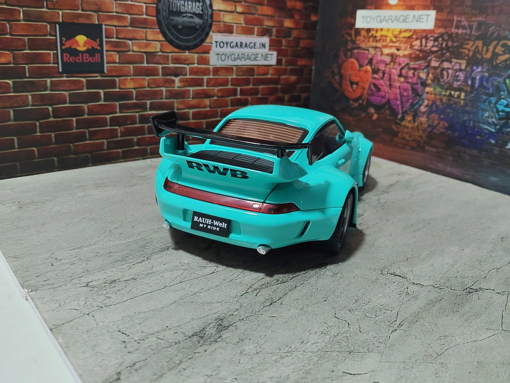 NO:8 PORSCHE 911 RWB 1:24 SCALE