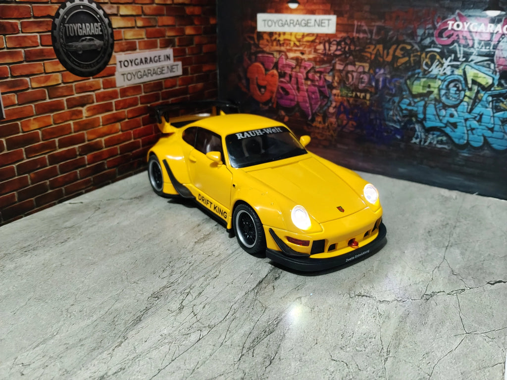 NO:8 PORSCHE 911 RWB 1:24 SCALE