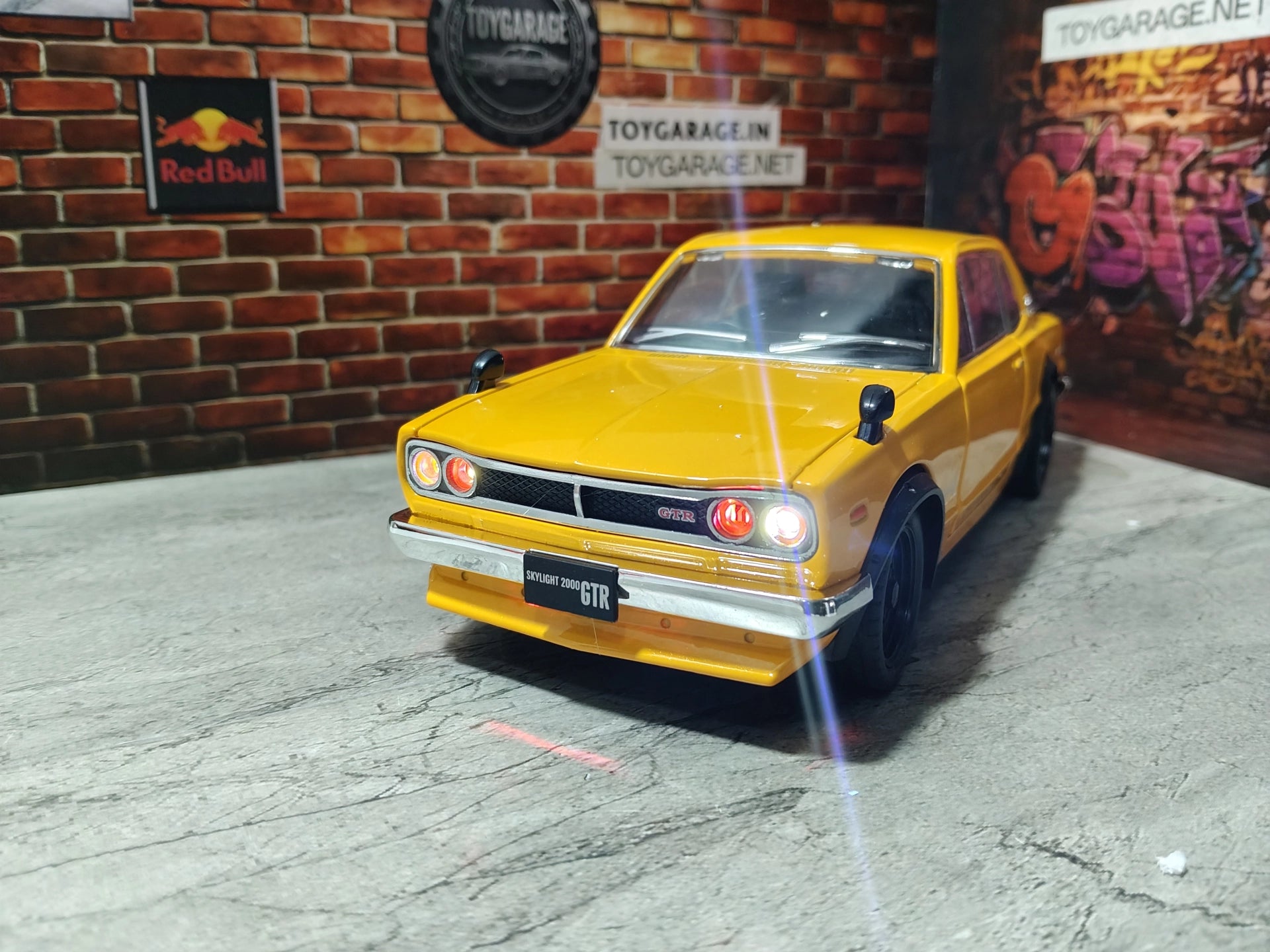 NO:15 NISSAN SKYLINE 2000GT R (KPGC10) 1:24 SCALE