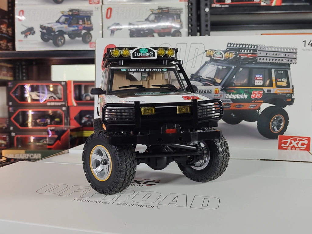NO:6 JXC LR 1801(LAND ROVER )1:18 SCALE