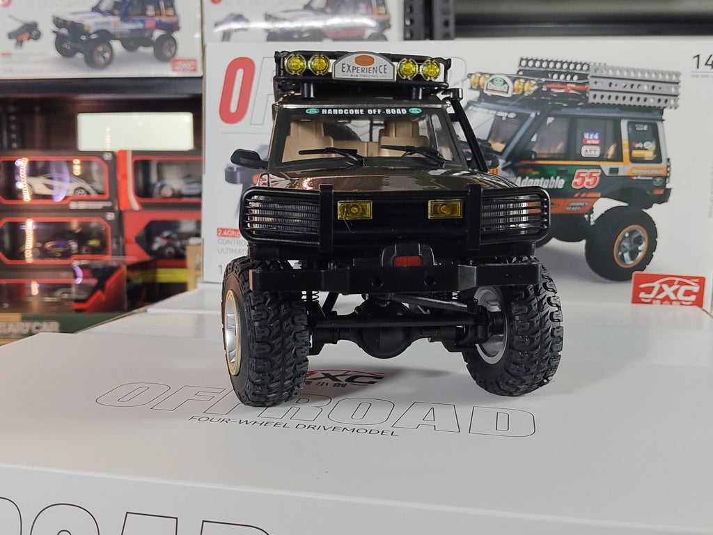 NO:6 JXC LR 1801(LAND ROVER )1:18 SCALE