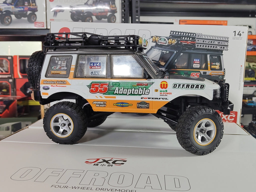 NO:6 JXC LR 1801(LAND ROVER )1:18 SCALE