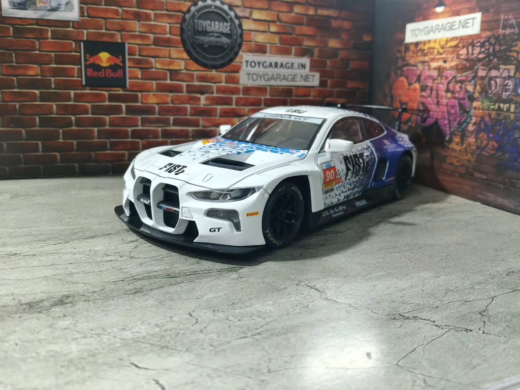 NO:9 BMW M4 GT3 1:24 SCALE