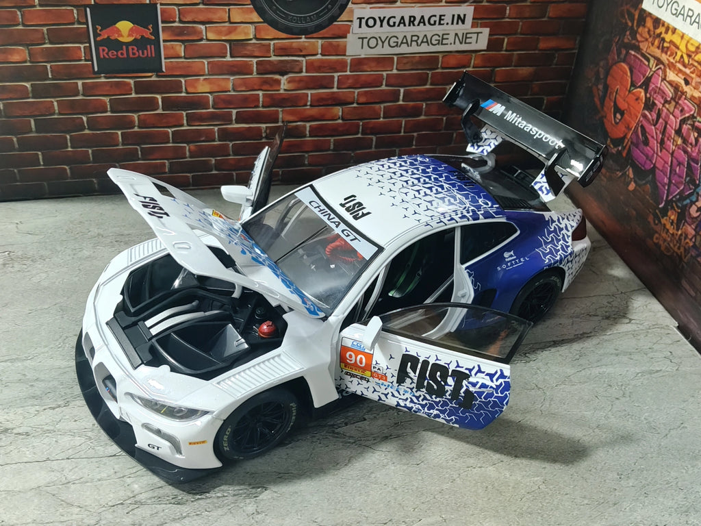 NO:9 BMW M4 GT3 1:24 SCALE