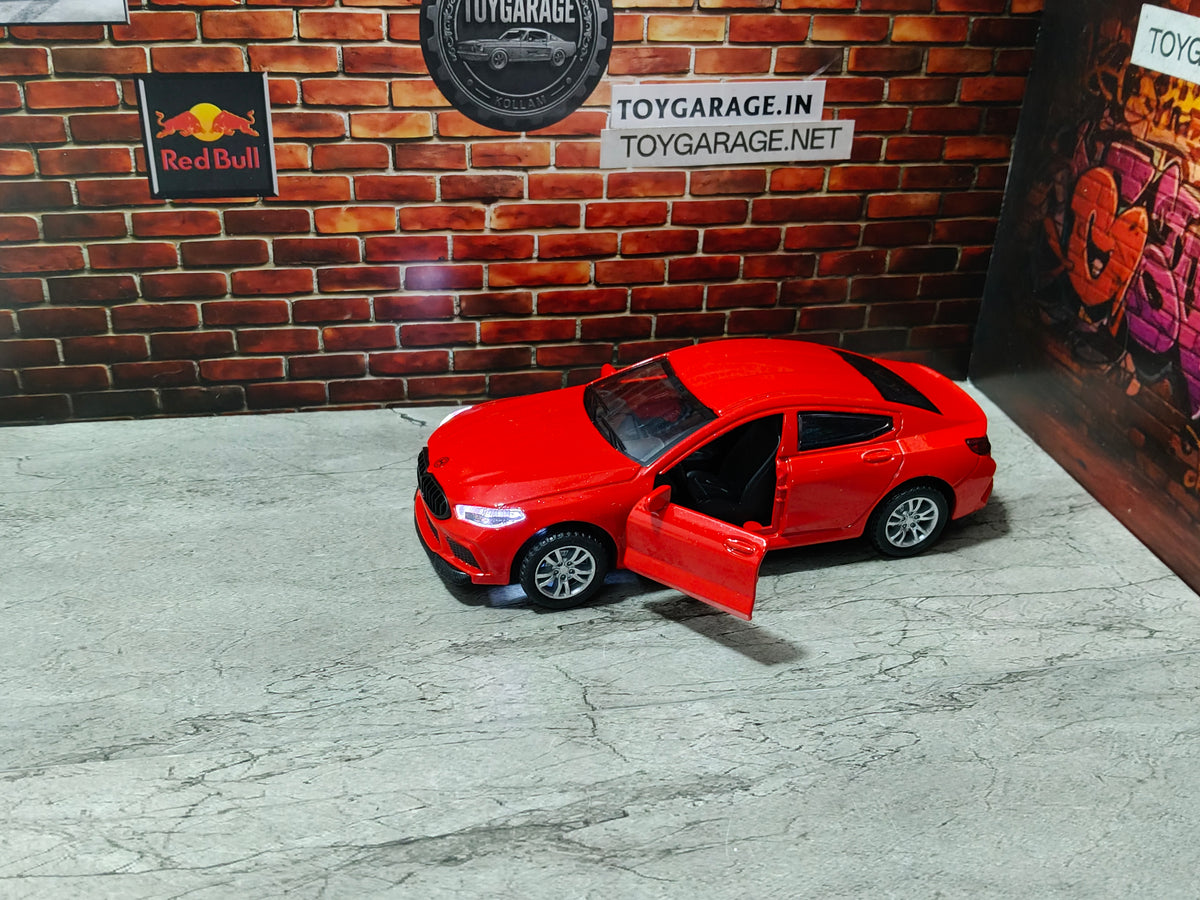 NO:6 BMW M8 T2 1:32 SCALE