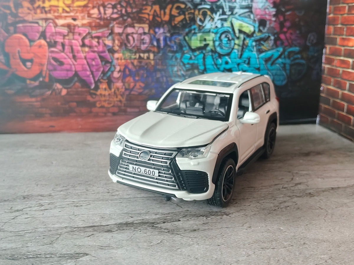 NO:31 LEXUS LX600 T2 1:32 SCALE