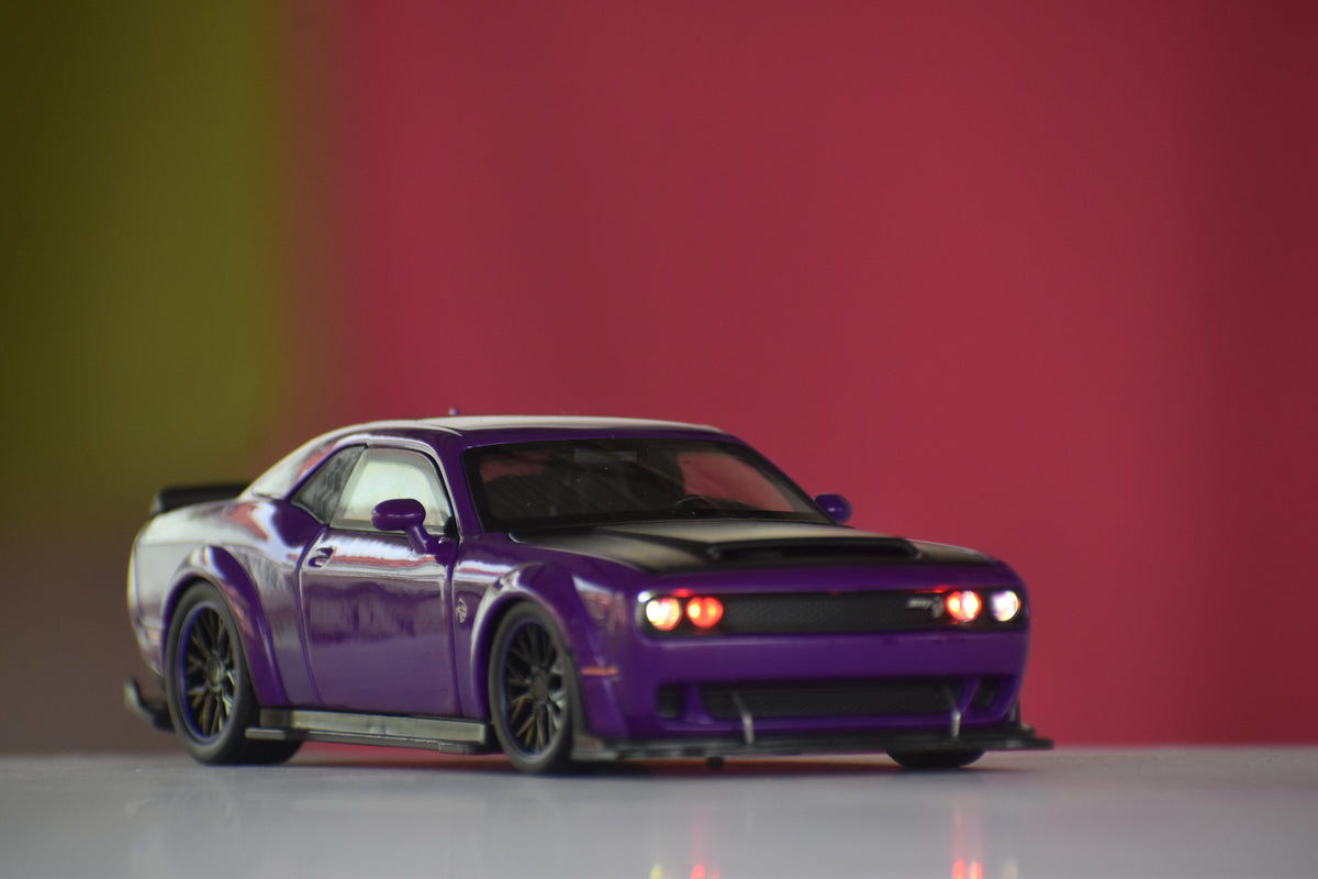 NO:23 DODGE CHALLENGER 1:32 SCALE