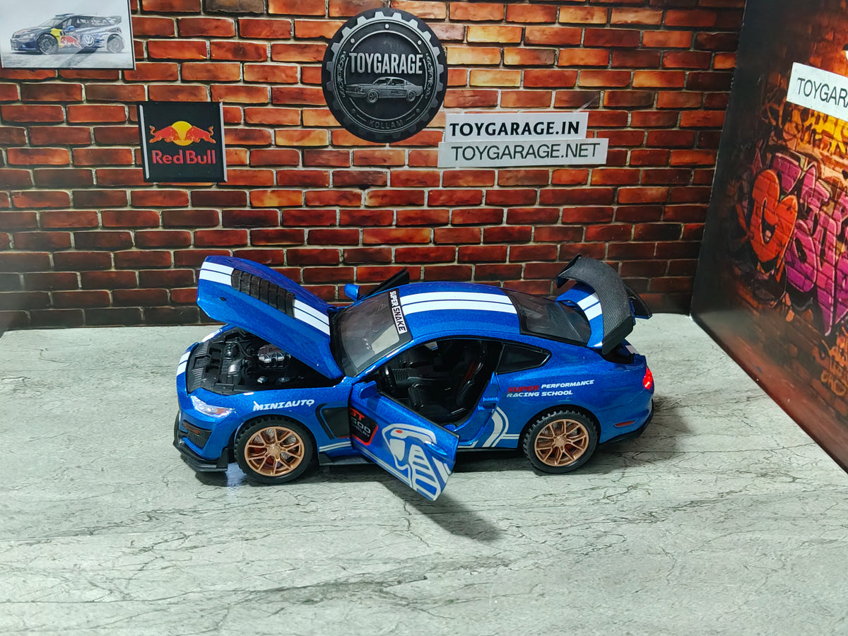 NO:7 MUSTANG SHELBY GT500 1:32 SCALE