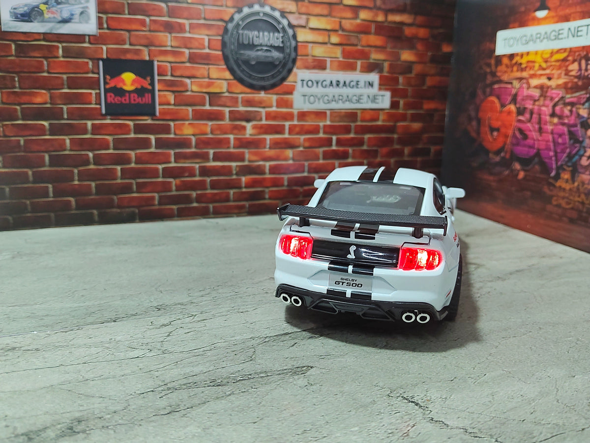 NO:7 MUSTANG SHELBY GT500 1:32 SCALE
