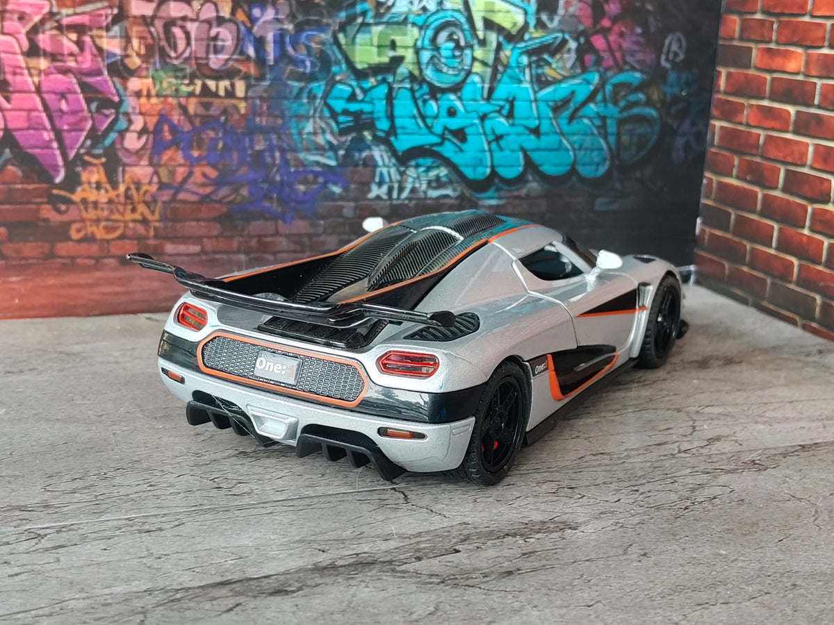 NO:29 KOENIGSEGG ONE 1:32 SCALE