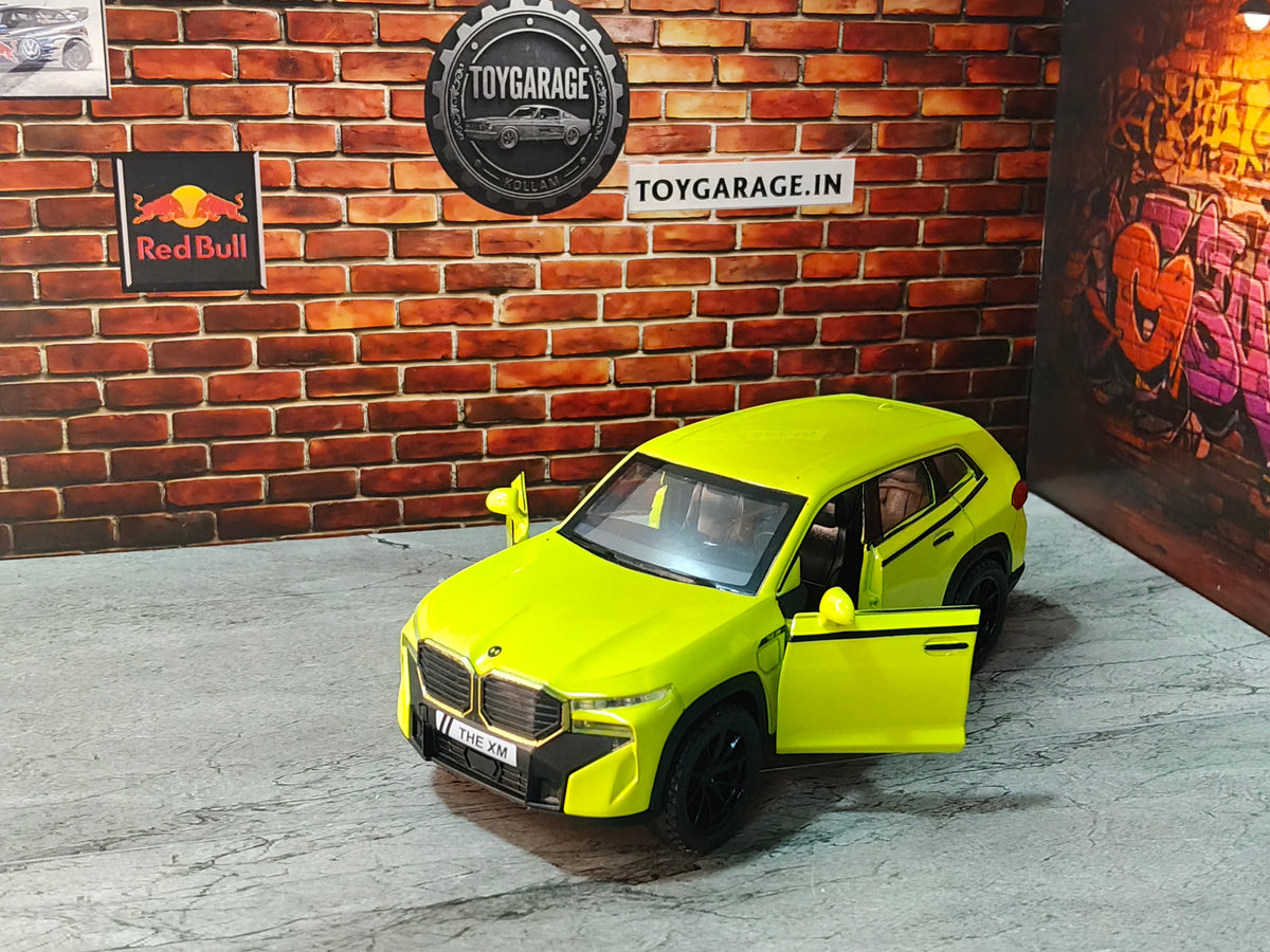 NO:17 BMW XM ZXY 1:32 SCALE