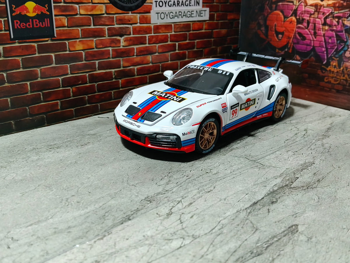 NO:4 PORSCHE 911 GT3 RSR RALLY 1:32 SCALE