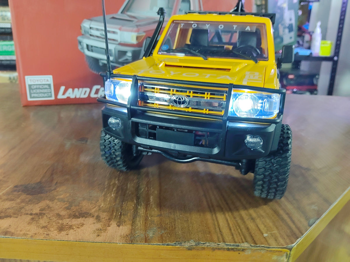 NO:10 TOYOTA LAND CRUISER LC 79 MN-82T 1:12 SCALE