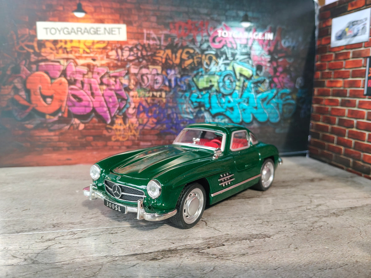 NO:37 MERCEDES BENZ SL 300 1:32 SCALE