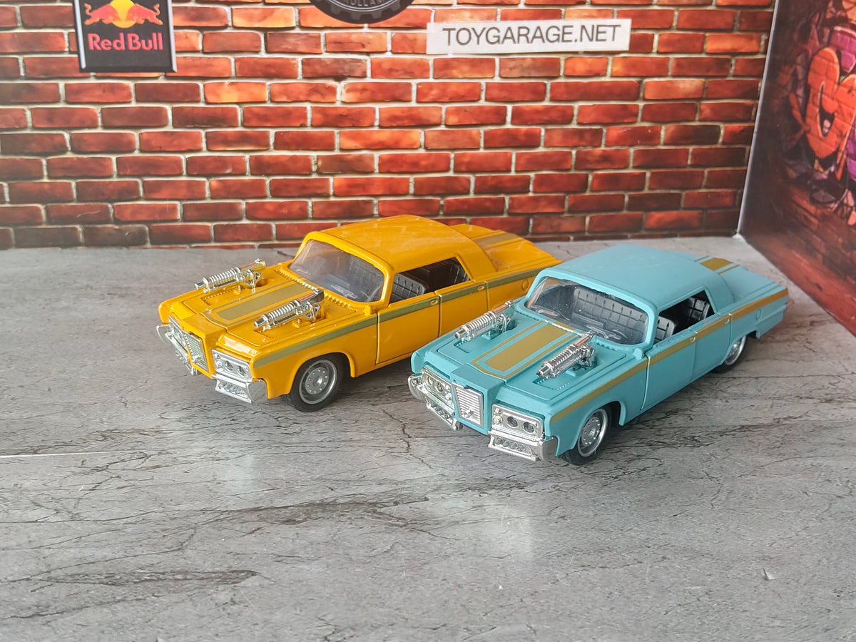 NO:73 1966 CHRYSLER IMPERIAL 1:36 SCALE