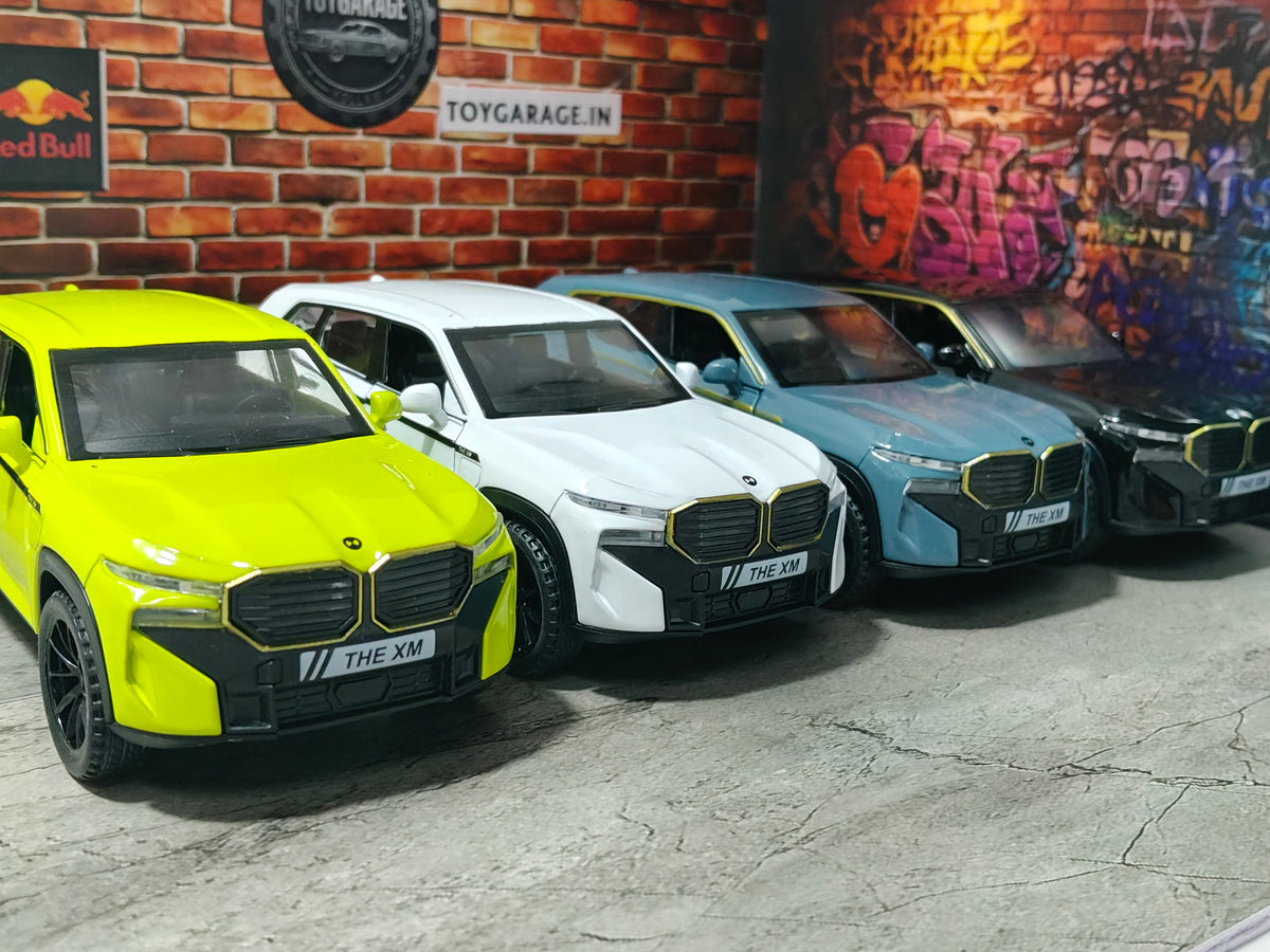 NO:17 BMW XM ZXY 1:32 SCALE